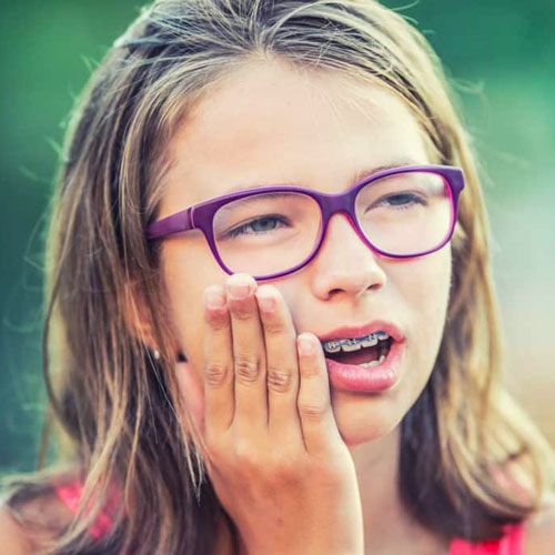 Discomfort with</br>orthodontic treatment